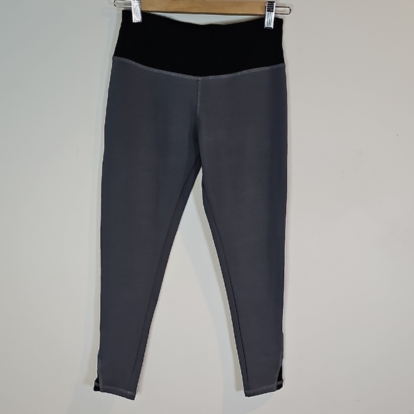 Lululemon Athletica Gray and Black Leggings with Stretchy Fit - Picture 1 of 7